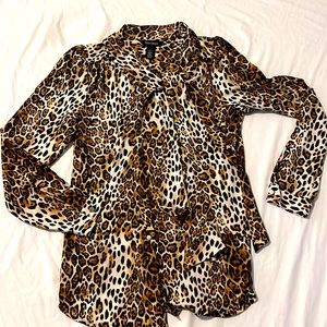 White House Black market women’s size 4 leopard print blouse